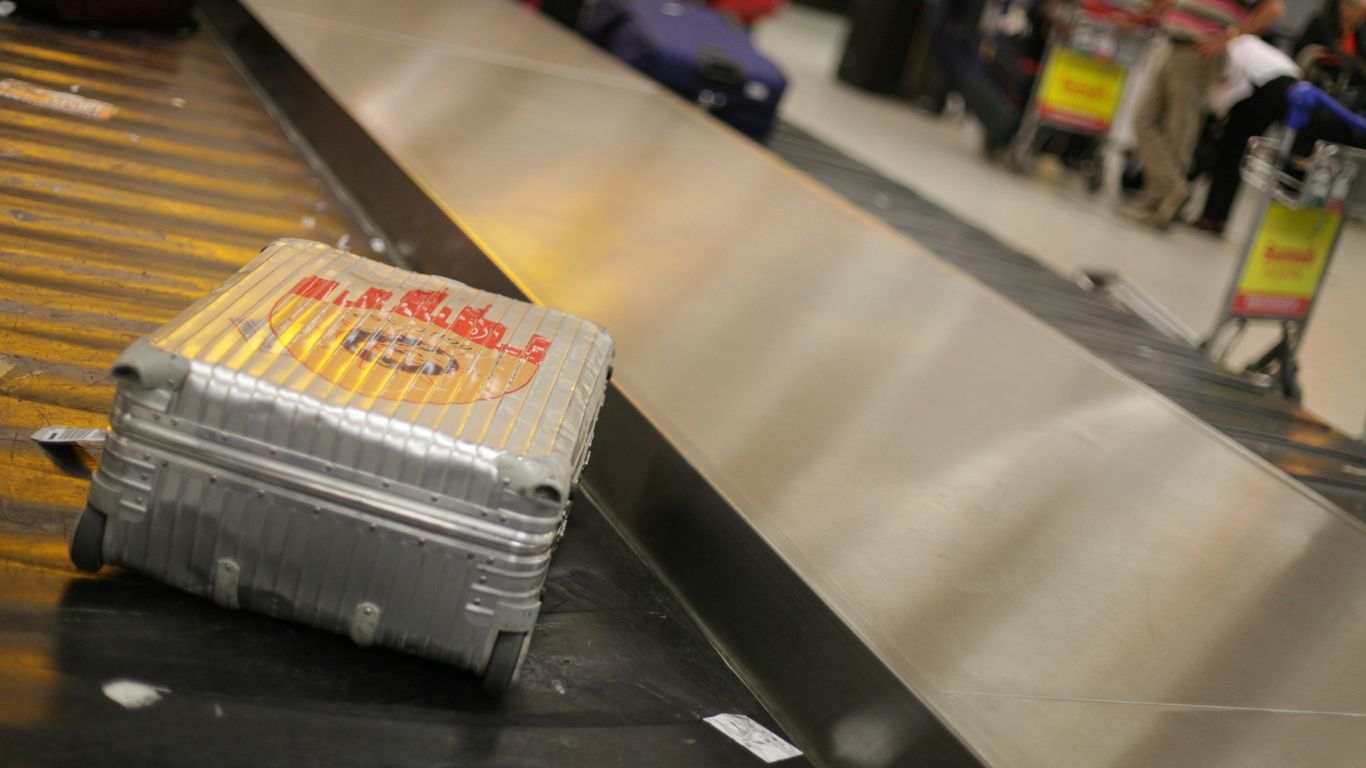 On-Board Courier Singapore: When Hand-Carry Delivery Makes Sense